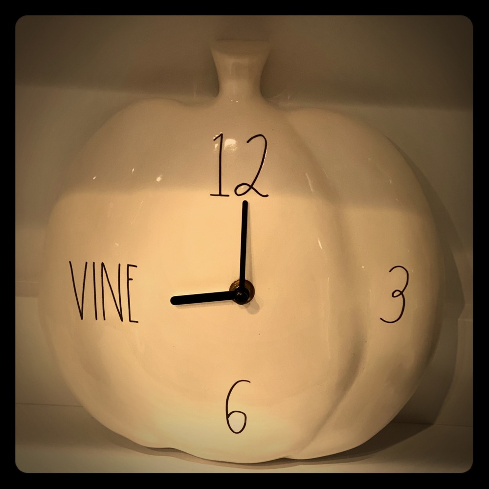 Rae Dunn pumpkin 🎃 clock NWT
